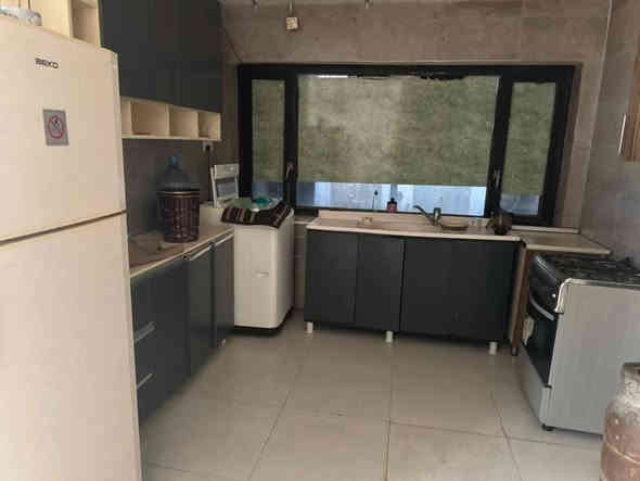 شقة مؤثثة الدورة شارع ابو طيارة طلاب اؤ عوائل اؤ طالبات غرفتين وصالة ومطبخ وخدمات 800الف 
***********
