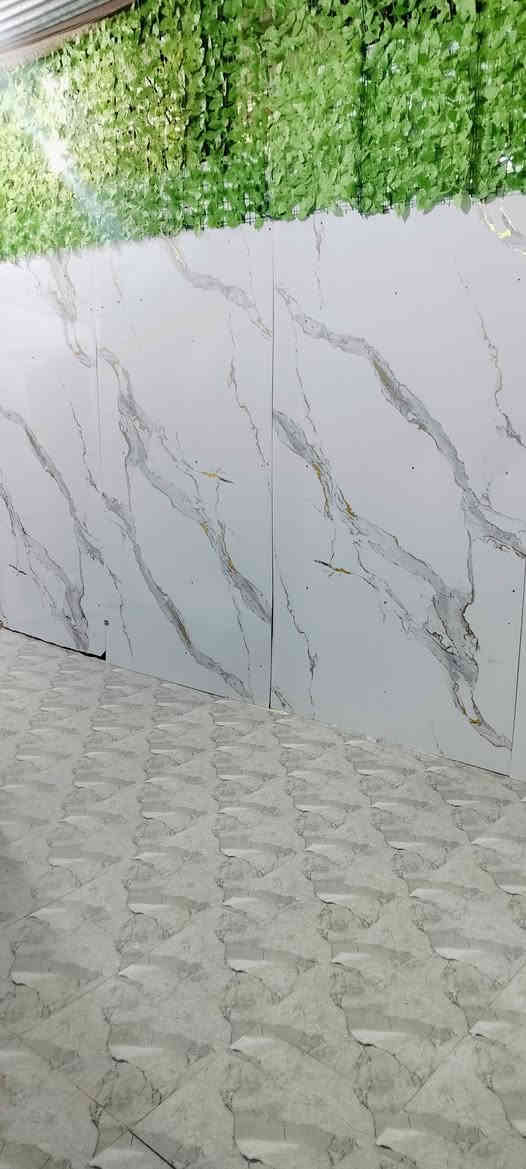 بيت للبيع بحي الشرطه مقابيل طاقه مال ابورمانه رقم واصل لتقيم معامله كامله مساحته ميه متر الاتصال بل رقم ***********
