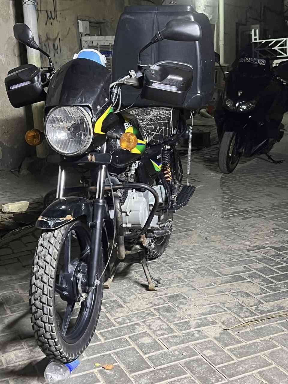 السلام عليكم دراجه بوكسر 2022 مرقم باسمي
الدراجه خير من الله عندي وياها دوشمه جديده 
دراجه نضيفه بشكل دراجه عنوانها الحبيبيه رقم ***********
السعر:1950بمليون وتسعميه وخمسين وبيها مجال قليل
