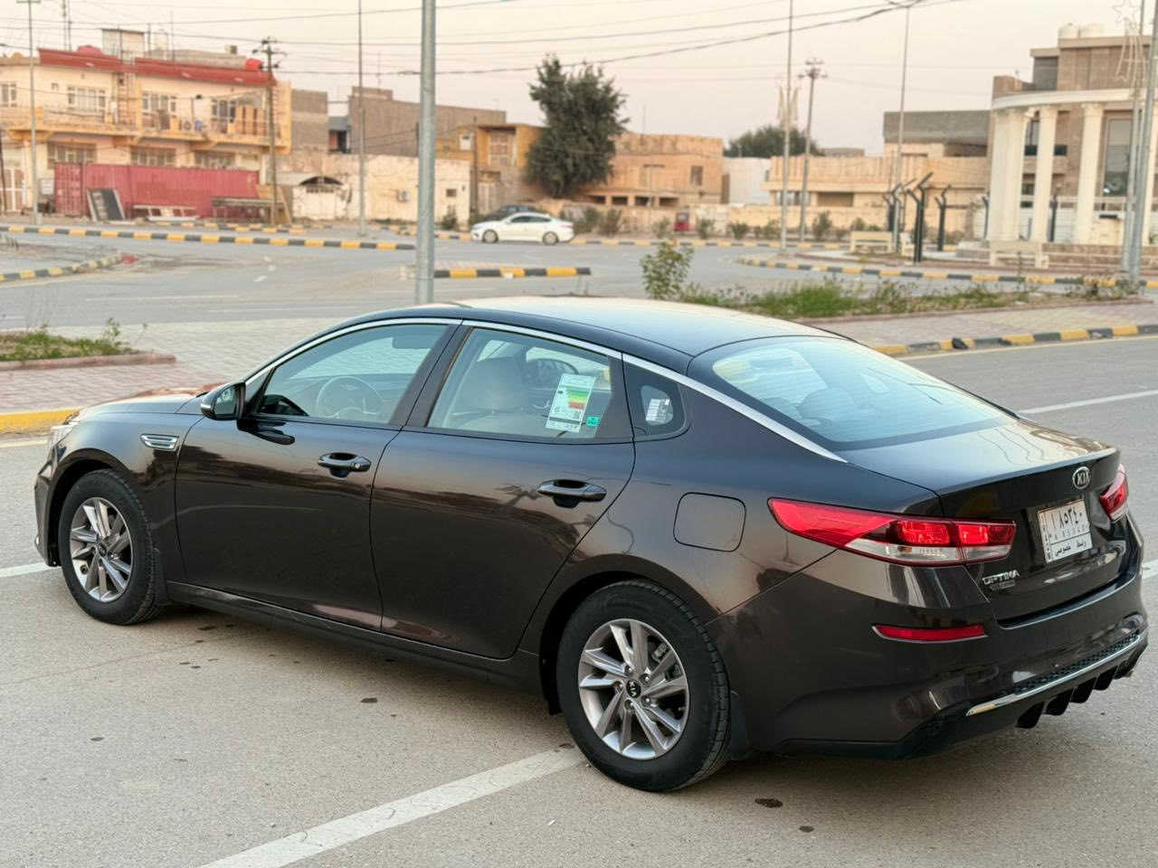 السلام عليكم كيا اوبتما خليجي موديل 2019 خليجي محرك 2000 دوش كفاله عامه لا ضربه ولا صبغ ولا بارد لونهة كرزي كرزي
مكينه 2000 دوش ممفتوح بيهة برغي ع الشركة 
سيارة جديدة جدا تخم تاير حداديه شرط الفحص ماشيه 123 الف كم 
السيارة ع وضع الشركة مناقصهة اي شي 
حساس امامي خلفي شفتات ستيرن 
لد امامي باقي المواصفات المعروفه 
السعر 180 مكاني واسط قضاء الحي تحويل مباشر 
***********
***********
