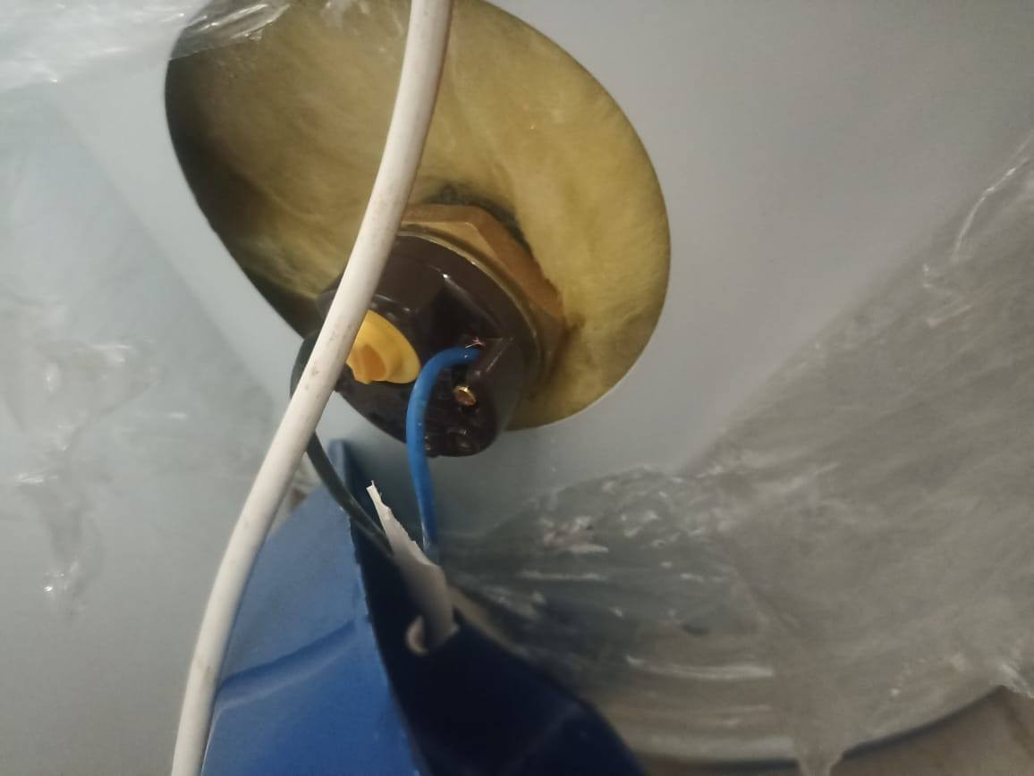 اسطه لحيم تانكي ماي ولحيم أبواب وكاف اعمل بواري وكاف صحيات وكاف كهربائية داخل سليمانيه ***********
