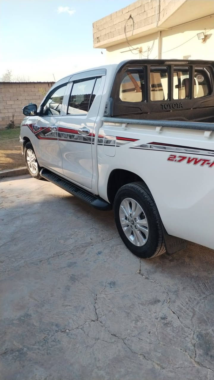 للبيع هايلوكس موديل ٢١ مدون صبق مكفول اوتوماتيك مكان السيارة كركوك قريت باجوان للاتصال ***********٦ السعر المطلوب ٢٥٥ وبي مجال
