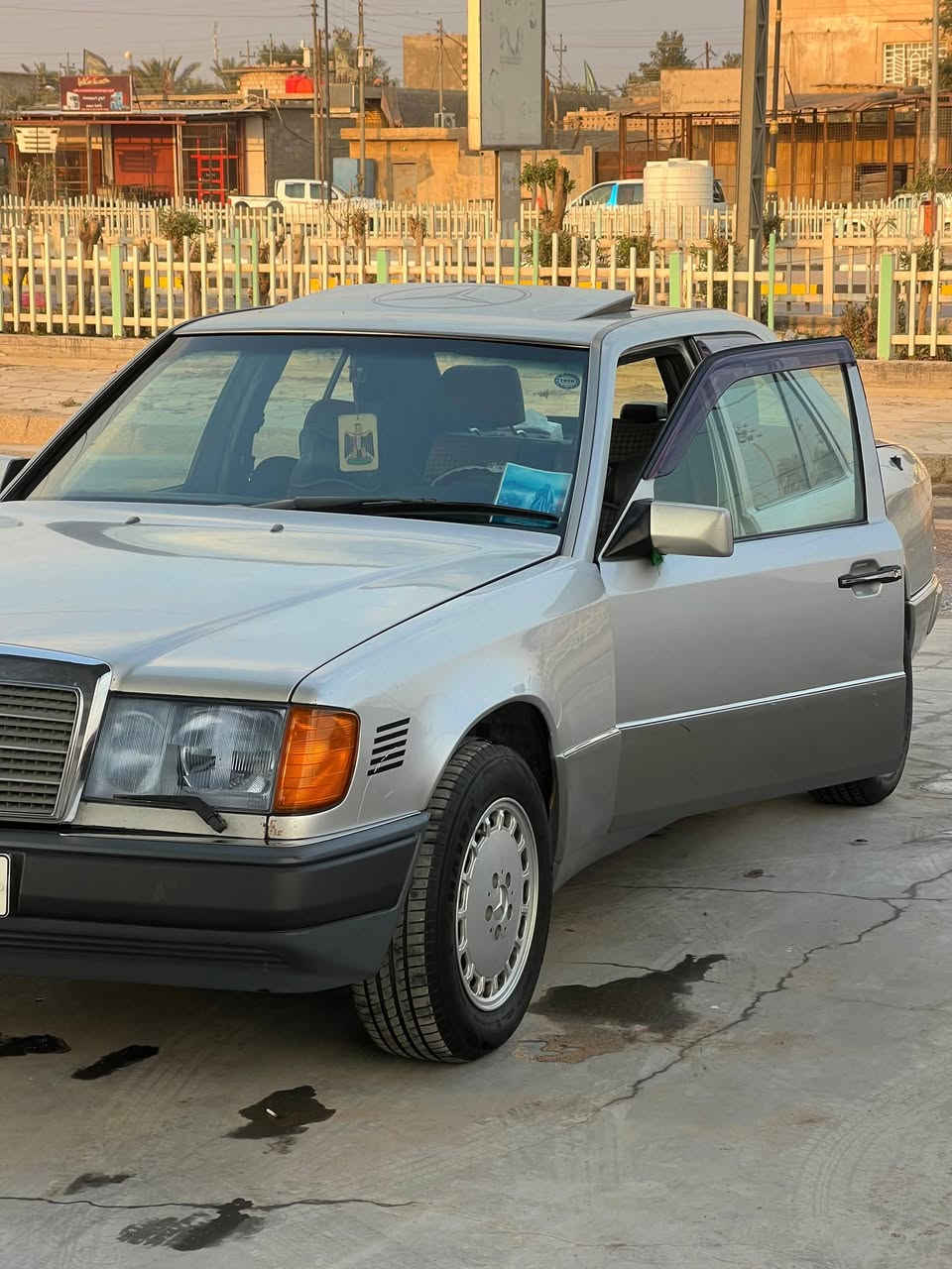 السلام عليكم مارسدس دب للبيع
1) موديل : 1990
2) لون سلفر
3) محرك 4 سلندر مسكر بلادي
4) حداديه جديده
5) تخم تاير
6) تبريد ثلج
7) فتحة سقف طكتين شغاله ( سانروف)
8) لايت زنون لونين شمسي وابيض
9) رقم وهزه جديد سنويه لغاية 2030 بأسمي
10) كفاله من الضربه والعيب الشرعي
11) قواعد دبلات سليمه ومكفوله
12) السياره وارد يابان كشن خلفي سياحي
13) كهربائات كلها شغاله وبلادي
14) السياره جاهزه من جميع الجهات شغل وسوق واستمتع
15) السعر 90 وبي مجال قليل
للأستفسار واتساب او اتصال ***********
