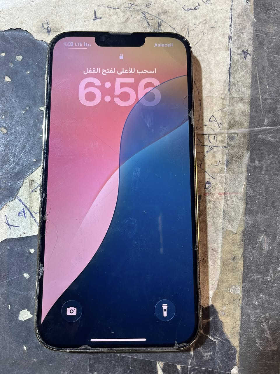 ايفون 13بروماكس
امريكي 
ذاكره (256)
بطاريه (100) مبدل
فقط ضهر مفلش 
سعره 300 بي مجال حك الجيه
***********
