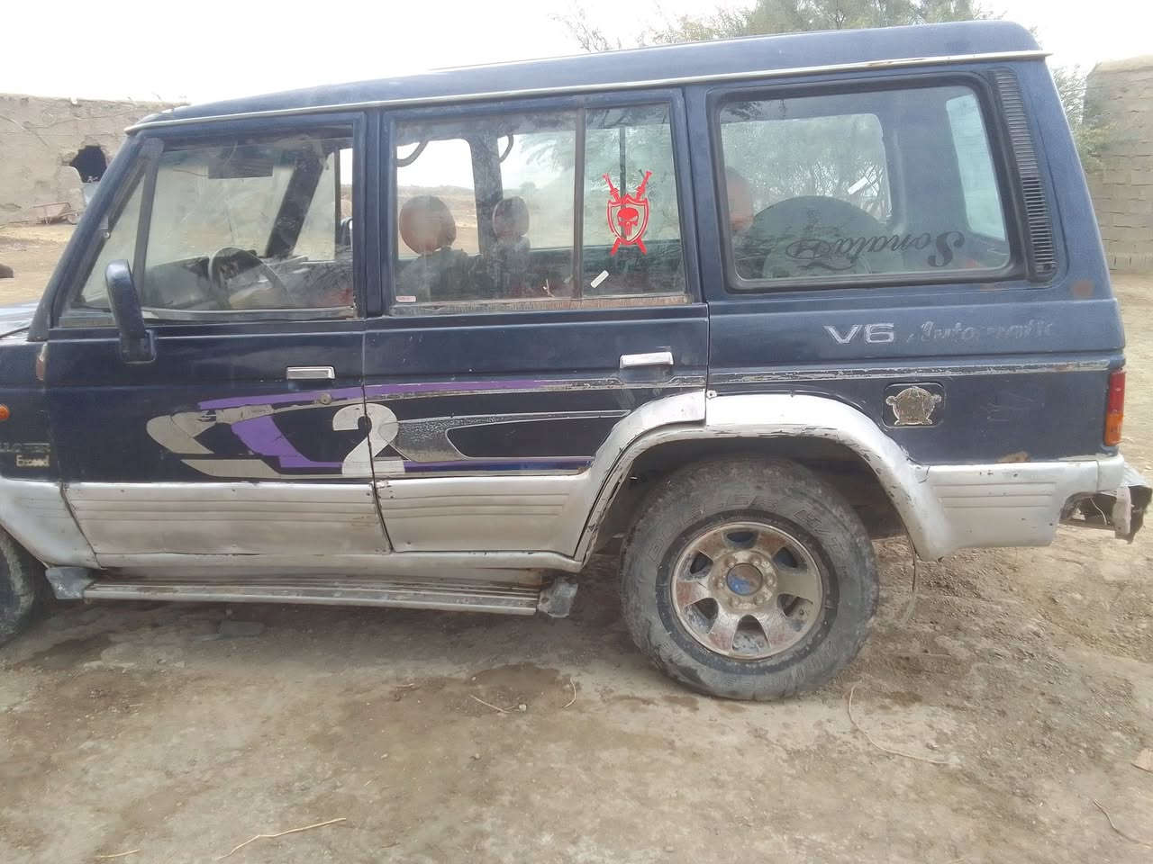 السلام عليكم 
للبيع 
لاندكروز كالوبر موديل 96 فحص مؤقت صلاح الدين معامله كامله السعر 20 وبيهه مجال مكينه كاز 
بيهه خيط بخار قليل كير أبلادي شرط 
مكان محافظه الديوانية قضاء ال بدير 
رقم أتصال خط واتساب ***********
ادمن وافق من رخصتك
