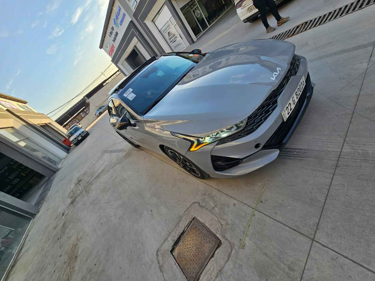 K5 GTline
2022
لون مميز سمنتي 
السعر مناسب جداً  165 وبيها مجال قليل 
محرك 16 توربو 
فوول مواصفات 
رادار امامي وجانبي وتحديد مسار
سياقة ذاتية
صندوق ذكي
شاحن لاسلكي
شاشة كبيرة 
تدفئة كراسي 
كراسي كهرب 
بانوراما 
لايت زينون 
حاجب أصفر 
تشغيل عن بعد 
اربعة انظمة سياقة
بريك بصمة 
السيارة ماشة 41 ألف ميل 
وبعد بيها هواي مواصفات 
السيارة ضربتها جاملغ امامي صفحة السايق وربع البوند صبغ  وايرباك ستيرن فقط بدوون دواخل شرط

للاستفسار مراجعة مكتب منار الحدباء لتجارة السيارات وتنظيم عقود بيع وشراء السيارات موصل حي المثنى فرع إعدادية الرسالة

***********
***********
