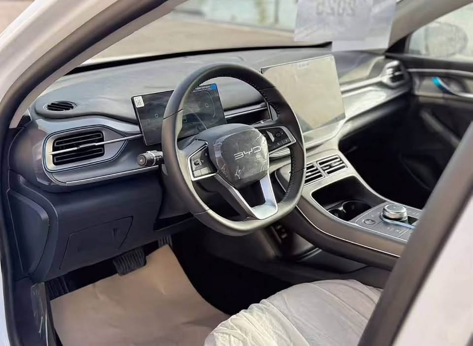 السلام عليكم 

 Byd ديستروير  موديل 2025
مرقمة ومثبت لوحات كامل بسمي تحويل ثاني يوم 
رقم بغداد ماشية 3000 محرك
2000 كهرباء 
المجموع 5 الاف الكلي 
 استخدام جدا نضيف
مكفولة كفاله عامه من اي ملاحظه وضع زيرو 
ارضيات حوضية 
مع كامل ملحقاتها 
مكان : كربلاء المقدسة
سعر19 مليون و700 الف 
للتواصل :::- 

***********
