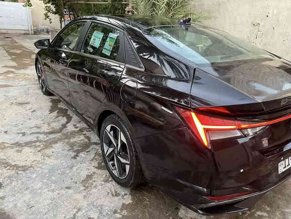 سلام عليكم النترا هايبرد موديل 2022 رقم بغداد ترقيم جديدبسمي  (مصبوغه عام) نصبغت بسبب قرار المرور لين ردات اسويه صفره ونزل قرار ممنوع  سياره فول مواصفات ماشيه 62 كيلو  رادارات شاشه كار بلي فتحه سلايت سعر115 اذا اكو مراوس هم ترهم***********
