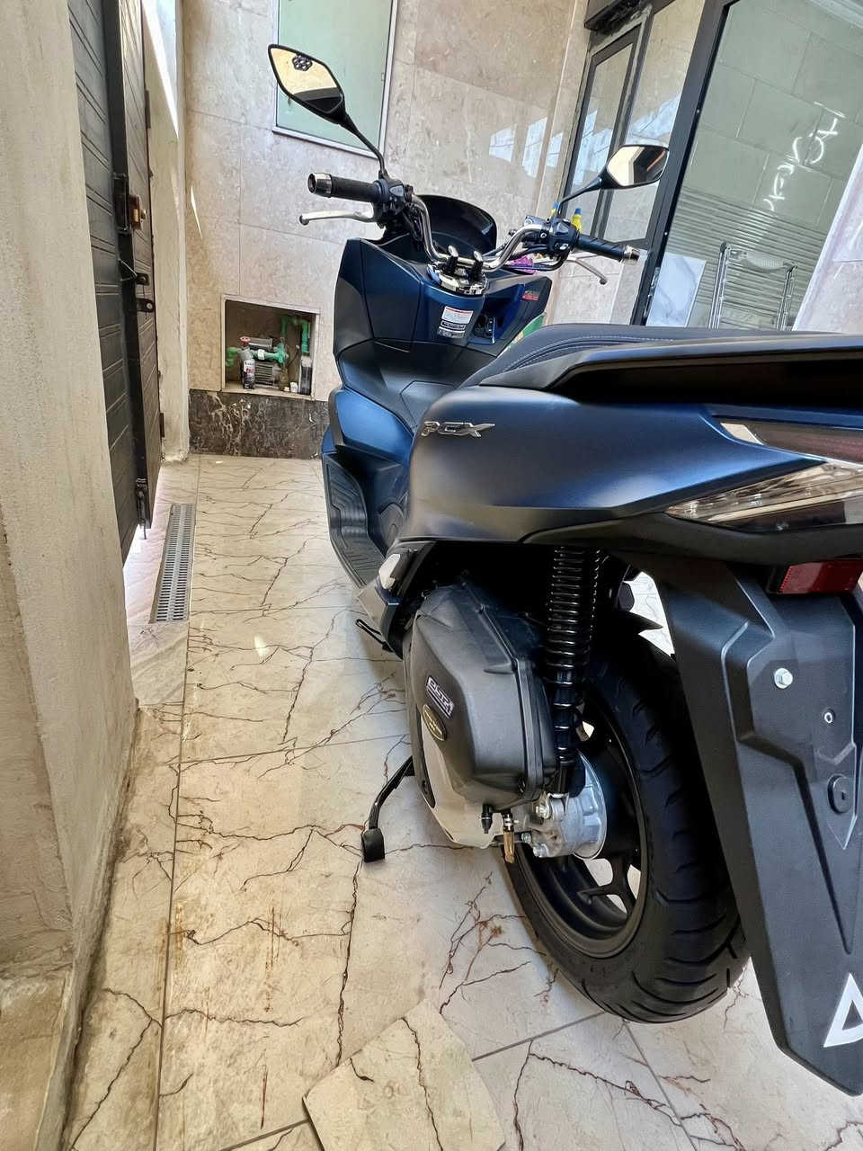 ‏﷽
سلام عليكم psx الجيل الرايع ياباني jk05 الدراجه جديد مال رنبه منازل للشارع ماشيه 5 الف 125 cc استاند حساس وبيه حساس توقف بلزدحام تطفه ولونه مميز بصمه ام الدكمتين بعد الدهن مال يابان بيه برغي ممفتوح بيه *********** مكاني بغداد
