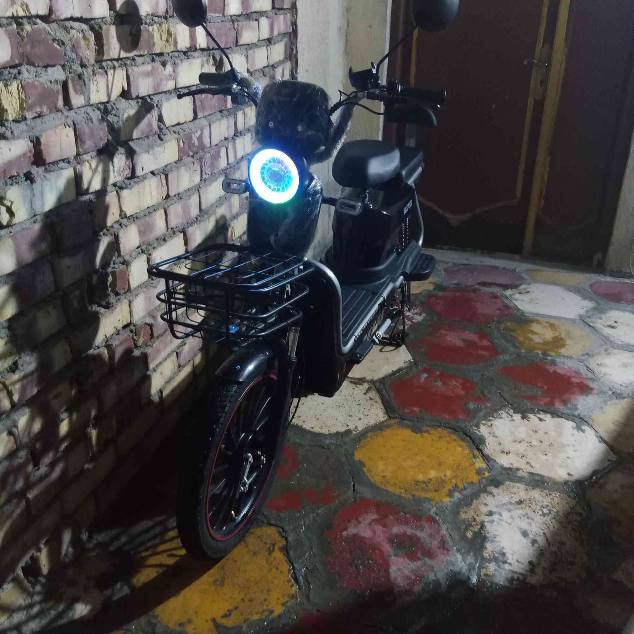 درجة شحن حجم 20 للبيع موديل 2025
تشغيل بصمه وسويج وكارت  بلوتوث  دبلين  كل شي شغال بيه مثبته سرعة خمسه بطاريات جديده المكان الكفل بابل منطقة حي الشرطه السعر 500 وبيه مجال ،هذا رقمي للتواصل  ***********      ماصار شهر من أخذته درجة جديده      تيارات جديده
