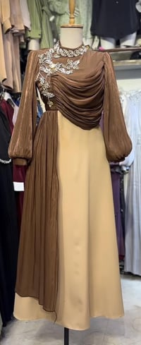 قياس ٥٠ • بشت • فساتين