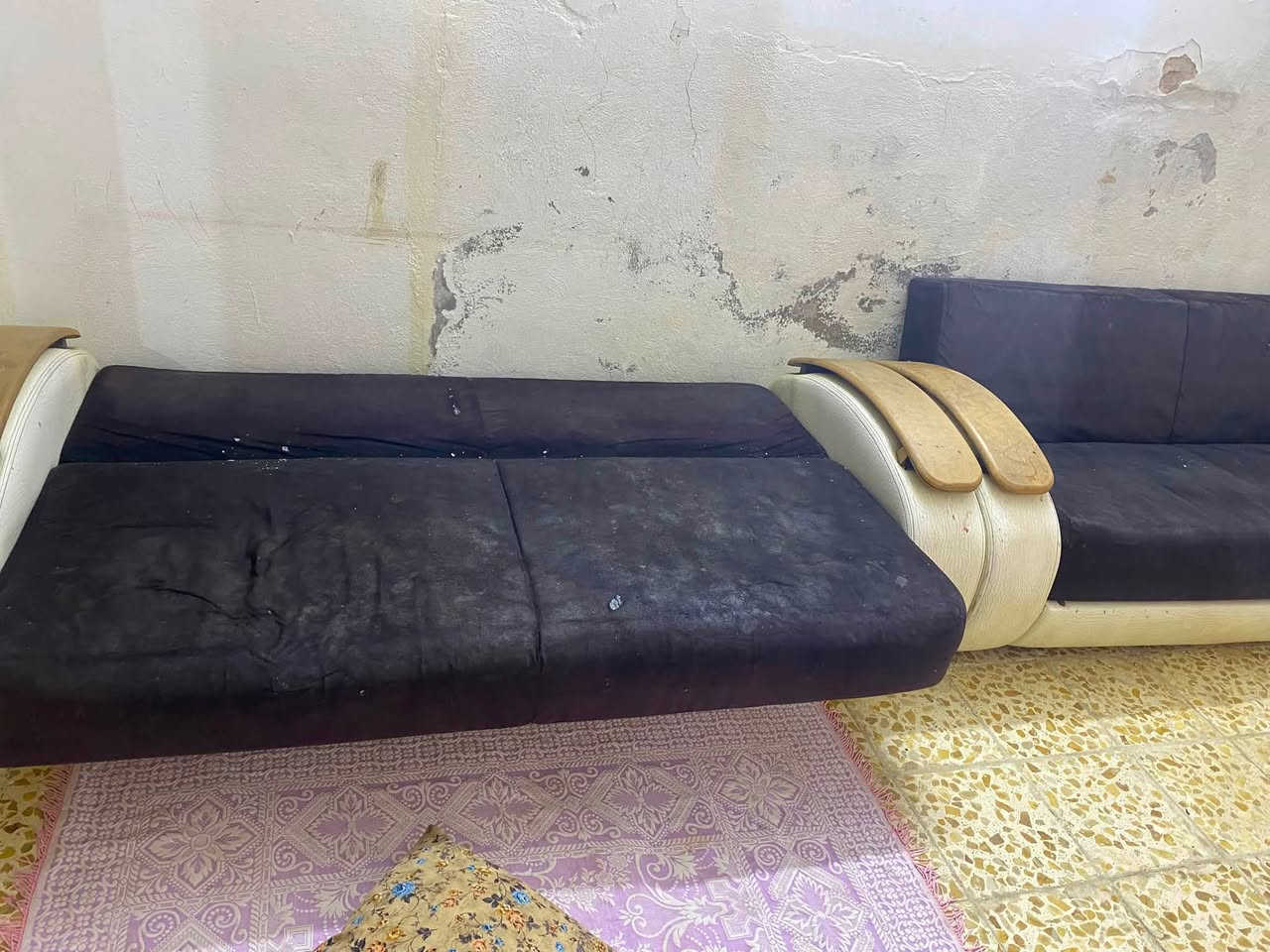 السلام عليكم مرخصت الادمنيه …

 العدد 2نضام التركي درجه اولى ..تصير جربايه وتصير قنفه وبنفس الوقت مخزن للغراض 
السعر 300وبيهن مجال القياس الوحده مترتين 

***********
