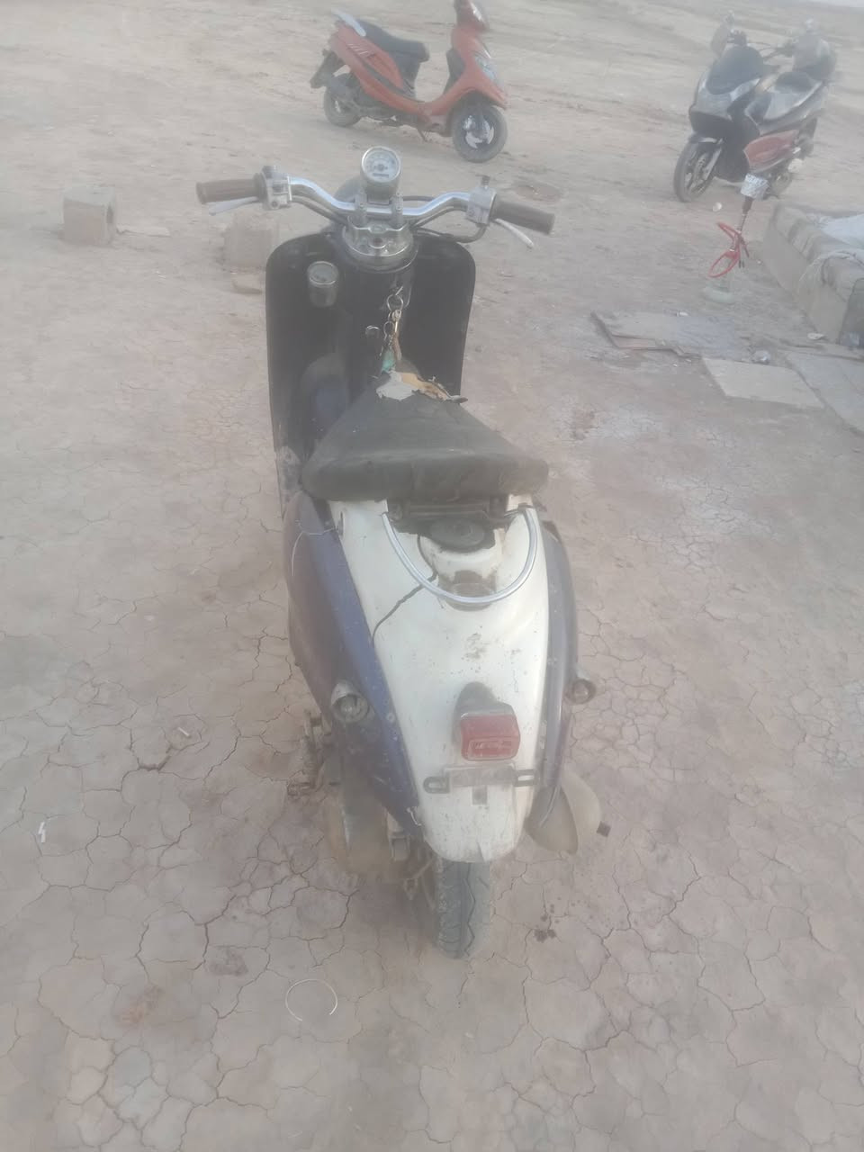 مكلف سعرها 150بيها مجال بسيط حك جية مكانها بل اوسمة تجفيت جديد كابريت جديد بس تاركها لن اشتريت غيرها


**إذا كنت صاحب هذا الإعلان وتريد حذفه لأي سبب، رجاءا أرسل رسالة إلى الدعم الفني**