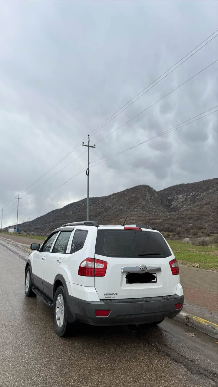 Kia mohave 2014
كيا موهافي موديل 2014 فول مواصفات 4*4 مكينه 6 بستن 3.6 بيها صبغ قطعتين باب سائق و جاملغ بدون دواخل بدون ايرباك 
مواصفات 
1-بصمه 
2- فتحه سقف
3-كشنات جلد - تدفئ 
4- دبل اكسل
5- كشن خزن
6-مرايه شفط 
7-تبريد مركزي
8-صندوق شفت 
9 مثبت سرعه
گير و مكينه طخم تايات طخم امامي خلفي تحويل غرامات بشرط 
رقم وسنويه جديد عنوان السياره دهوك 
*********** واتس اب - كورك دهوك, العراق
