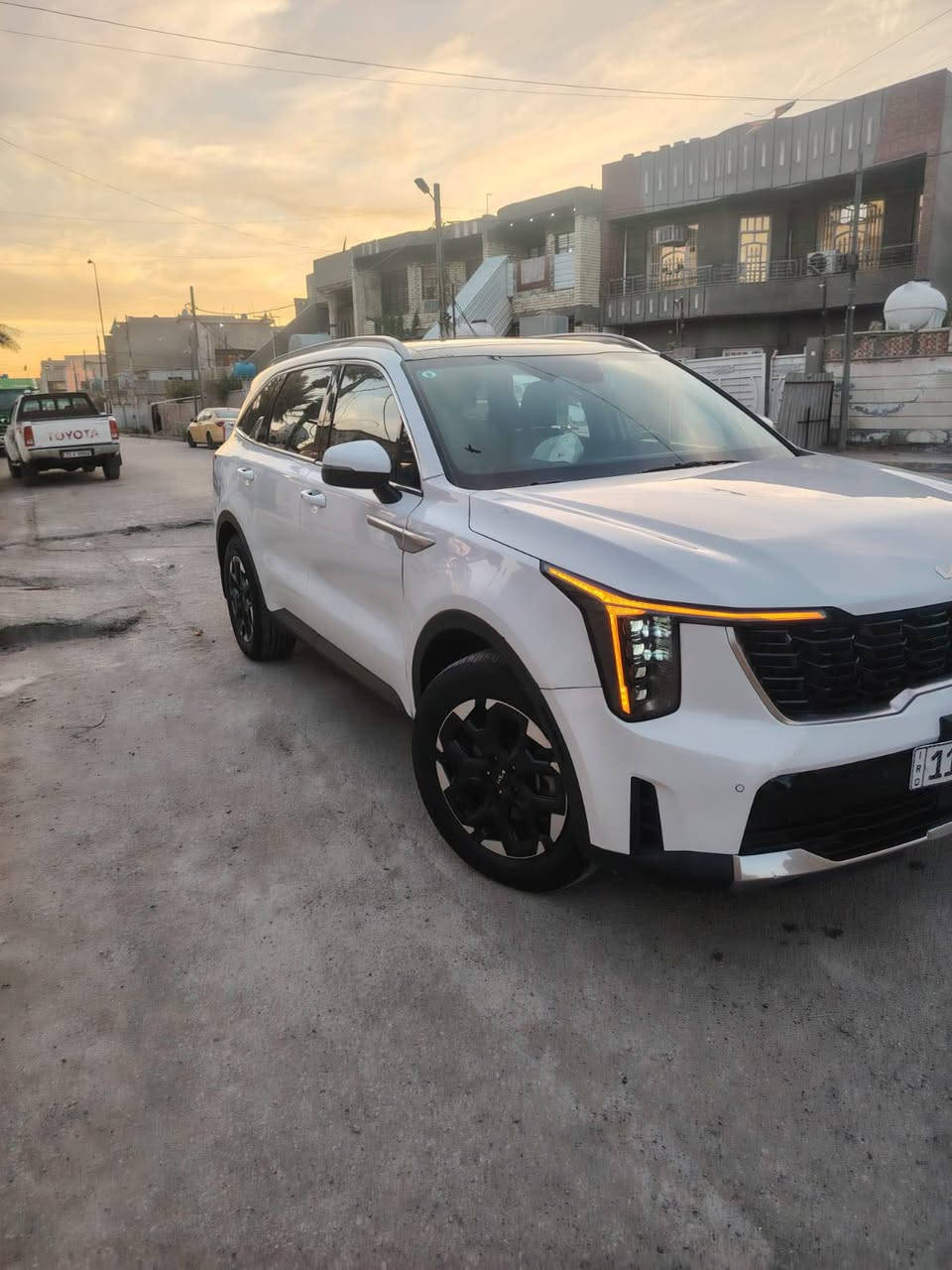 السلام عليكم سورنتو امريكي فئة s   موديل 2024 السيارة مواصفات فول ماشية 37429 حادث بسيط جدا بدون صبغ ولا تبديل السعر 27500 $ للاتصال ***********
