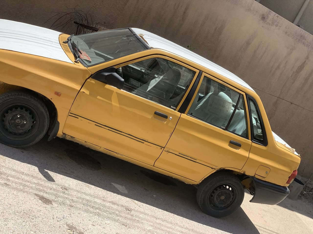 سلام عليكم سايبه ٢٠١٢ سياره اي نقص مابيه سلف جديد كير باتري صدر خلفي امامي بيه خيط بخار خفيف شغاله سياره ابيعلك بدون تحويل اتكفل سرقه وعشاير رايدها12مكانه بغداد***********
