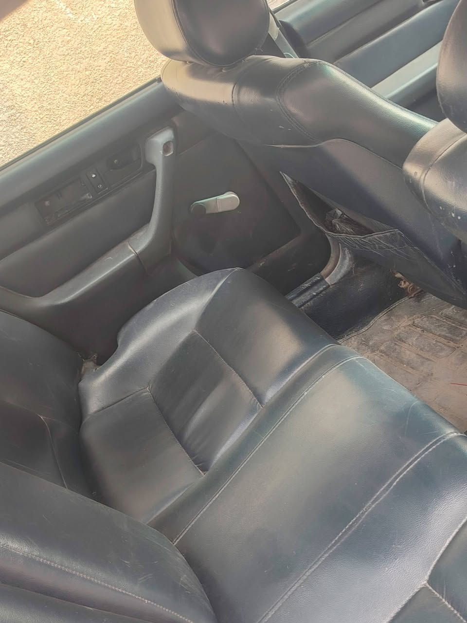 السلام عليكم بي ام 525 مسكر وارد ياباني مكينه كير مكفول السياره بلاديه لاصبغ ولا تبديل بيها رصعات خفيفه جهة السايق نقوصات بسيطه راديتر تبريد نزرف قبل فتره تبريد شغال ثلج صدر الخلفي نص عمر صدر امامي جديد سياره بأسمي رقم بغداد للتواصل ***********
