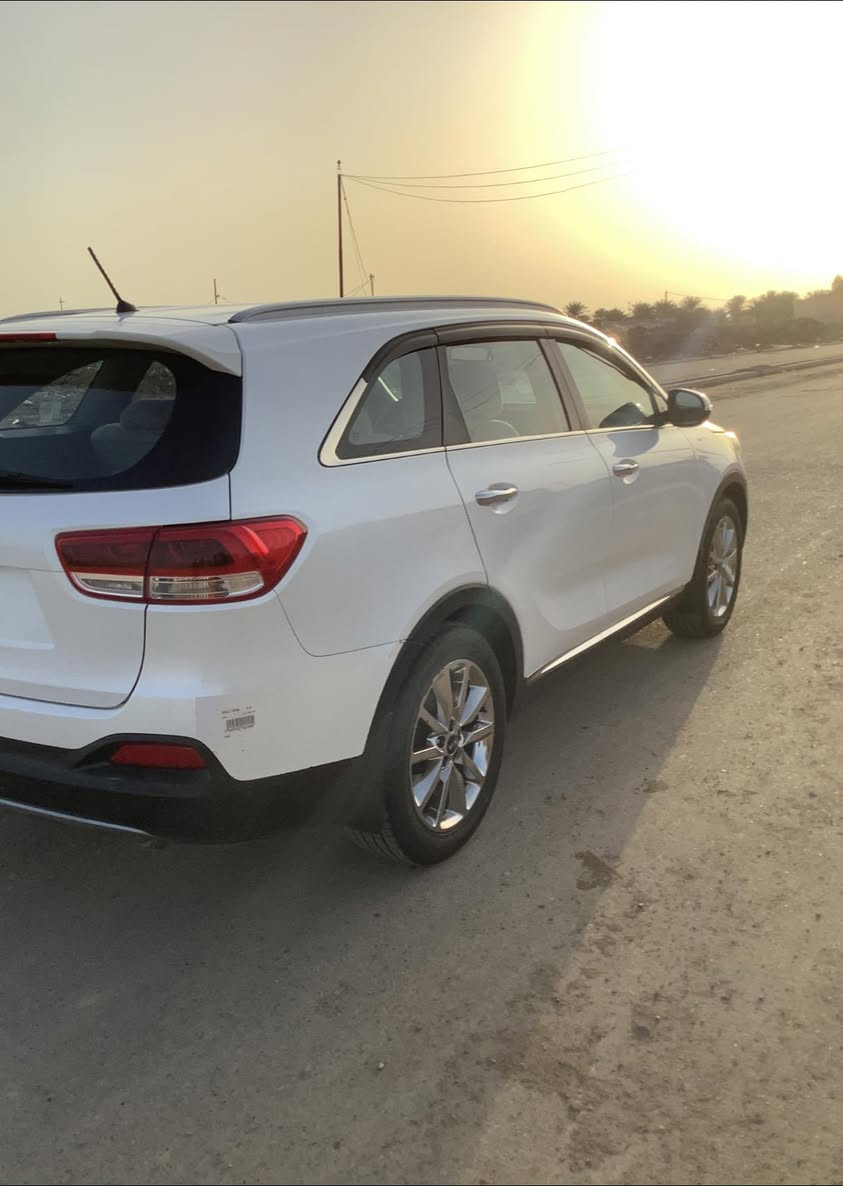 السلام عليكم اخوان سياره للبيع سورنتو موديل 2016 وارد خليجي رقم سياره واسط مشروع وطني بسمي سياره سنويه لغايه 28 مكفوله  من ناحيه كير ولمحرك وتبريد  3 قطع وحداديه وتخم تاير سياره 7 راكب محرك 4 سلندر 2400 دوش ويل حجم 19 ماشيه 141 ألف حقيقي بيه بارد وتكحيل فقط موضح بصوره شباب سعر 210 $ مكاني ميسان رقم هاتف 📞 ***********
