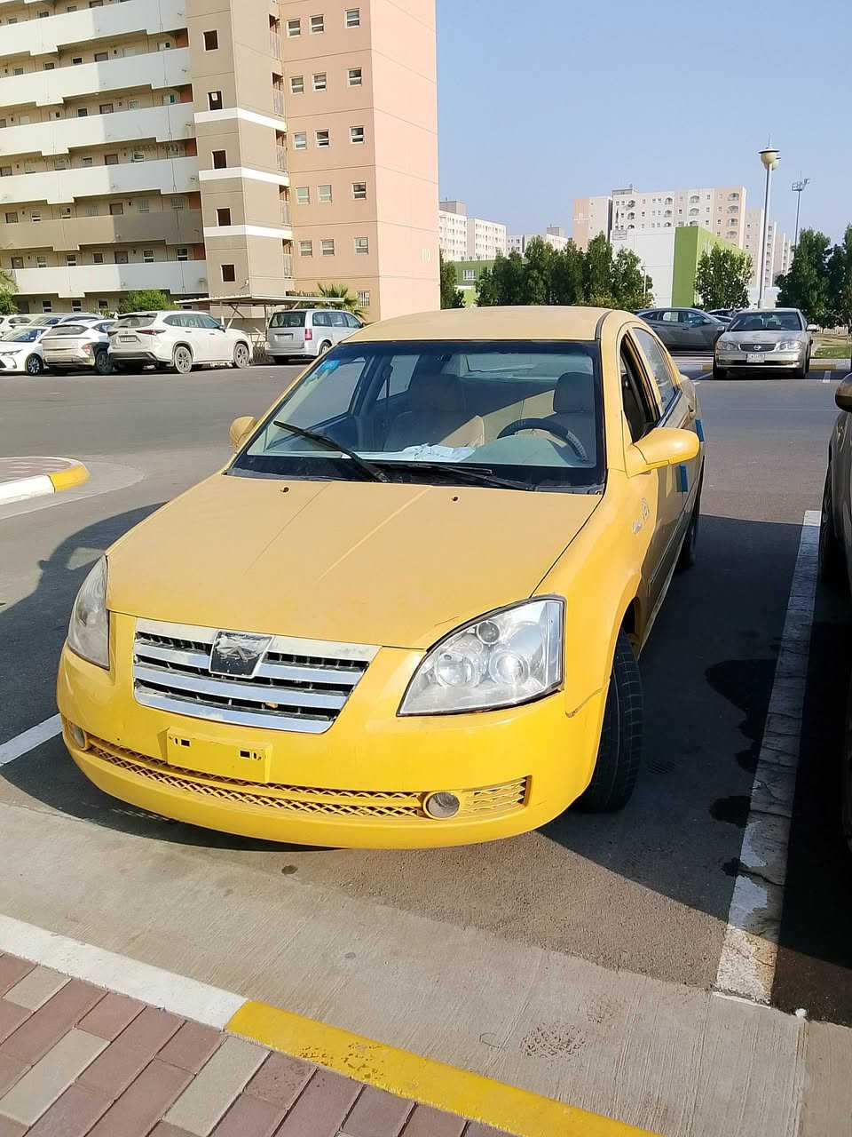 السلام عليكم عندي شيري اي فايف موديل 13 كير ومحرك كامري مصفره هيئه وغرامات ابيعها  كامله مابيها اي نقوصات رقم بغداد السعر 33 ورقه بيها مجال كلش قليل
رقمي ***********
