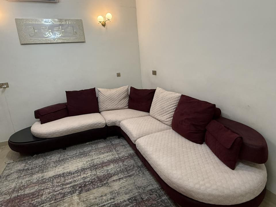 كورنر تركي اصلي درجة اولى كراسي دوار
المكان بغداد 
السعر 650


**إذا كنت صاحب هذا الإعلان وتريد حذفه لأي سبب، رجاءا أرسل رسالة إلى الدعم الفني**