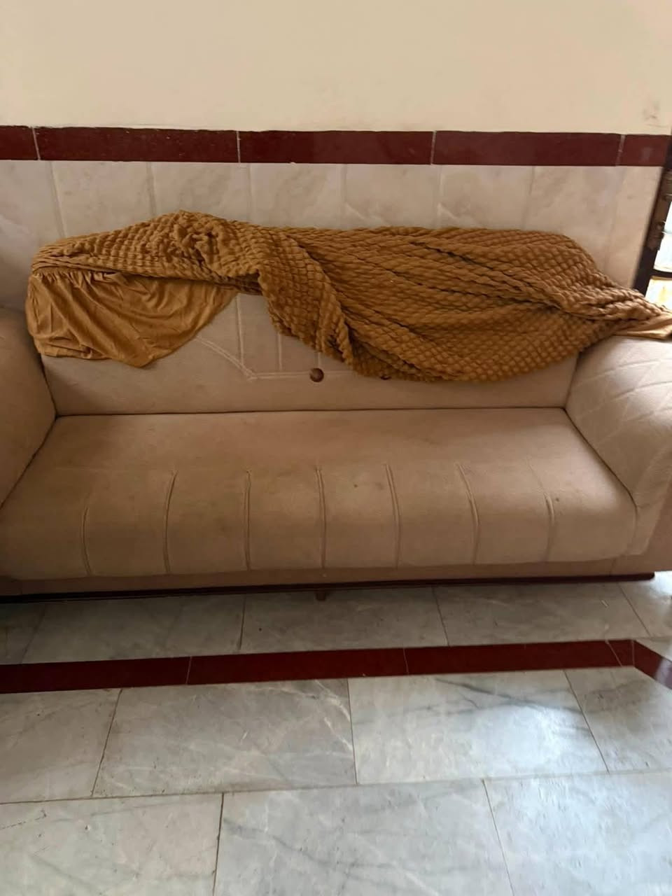 تخم نضيف كولش شخط مبيهن قيم بسعر مناسب والف عافيه


**إذا كنت صاحب هذا الإعلان وتريد حذفه لأي سبب، رجاءا أرسل رسالة إلى الدعم الفني**