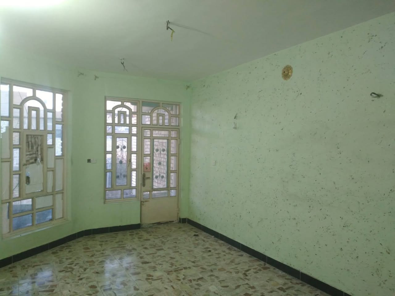 السلام عليكم 
بيت لبيع طابو زراعي زعفرانيه شارع المحد بين السدتين طابقين 3غرف نوم +استقبال+ كراج سياره بيت جاهز من كولشي بس الواجهيه ماكامله خدمات المنطقه كامله السعر95/
‏‪***********‬‏
