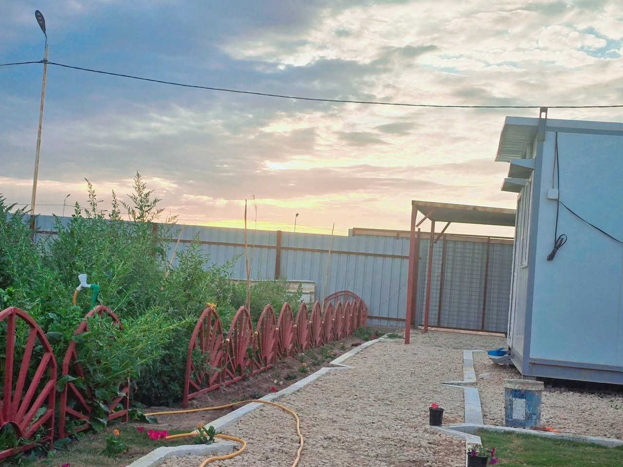 مزرعه ركن للبيع المساحه 500متر(سند 25 )20×25 مداور بأسم المشتري جاهزه عنوان تقاطع الفرات سياحي السنيه نزله السكه مجمع توحيد العفلوكي الاول خلف منتجع الروشه كافه الخدمات متوفره تبعد عن الشارع السنيه السياحي العام 1500متر  السعر 30مليون مع المجال   [ *********** ] [***********]
