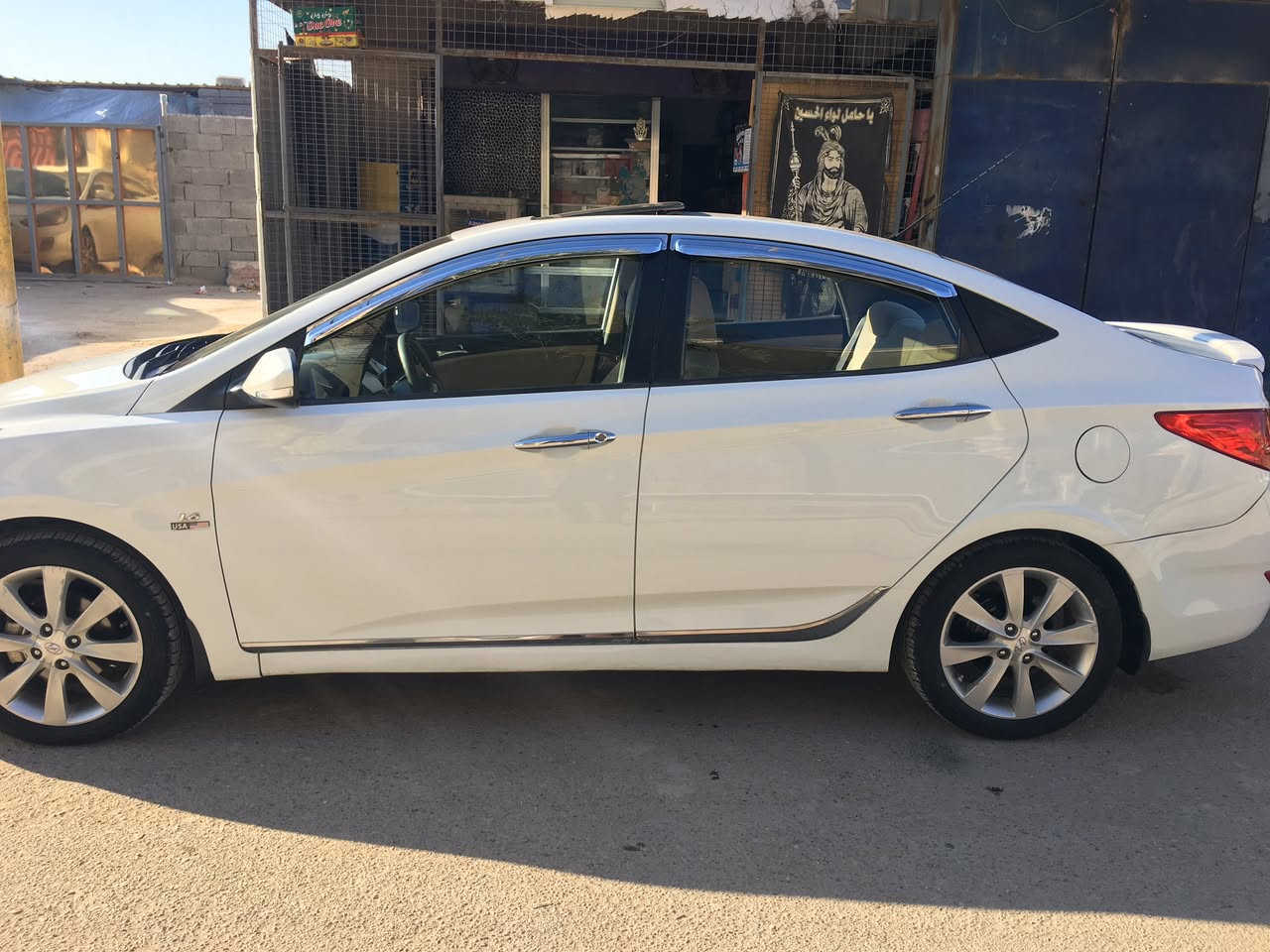 السلام عليكم 
اكسنت ٢٠١٢ خليجي محرك١٦٠٠ كير تبريد صدر ممتازات سياره جاهزه كل نقص مابيه رقم بغداد بيه جاملغ خلفي صبغ اثر طخه بسيطه بدون دواخل السعر ١٠٠$ وبيه مجال الإتصال 
***********
عنواني بغداد الكرخ
