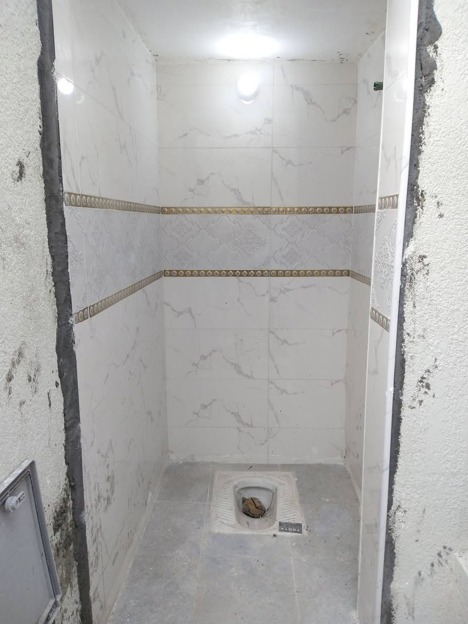 السلام عليكم

نص بيت للبيع في حي الشرطه

قرب دائره الكهرباء مساحه البيت ١٠٠ متر

البيت بناء حديث زيرو البيت بعده ما مسكون بيه سعر البيت 110 بيه مجال الشراي

***********
