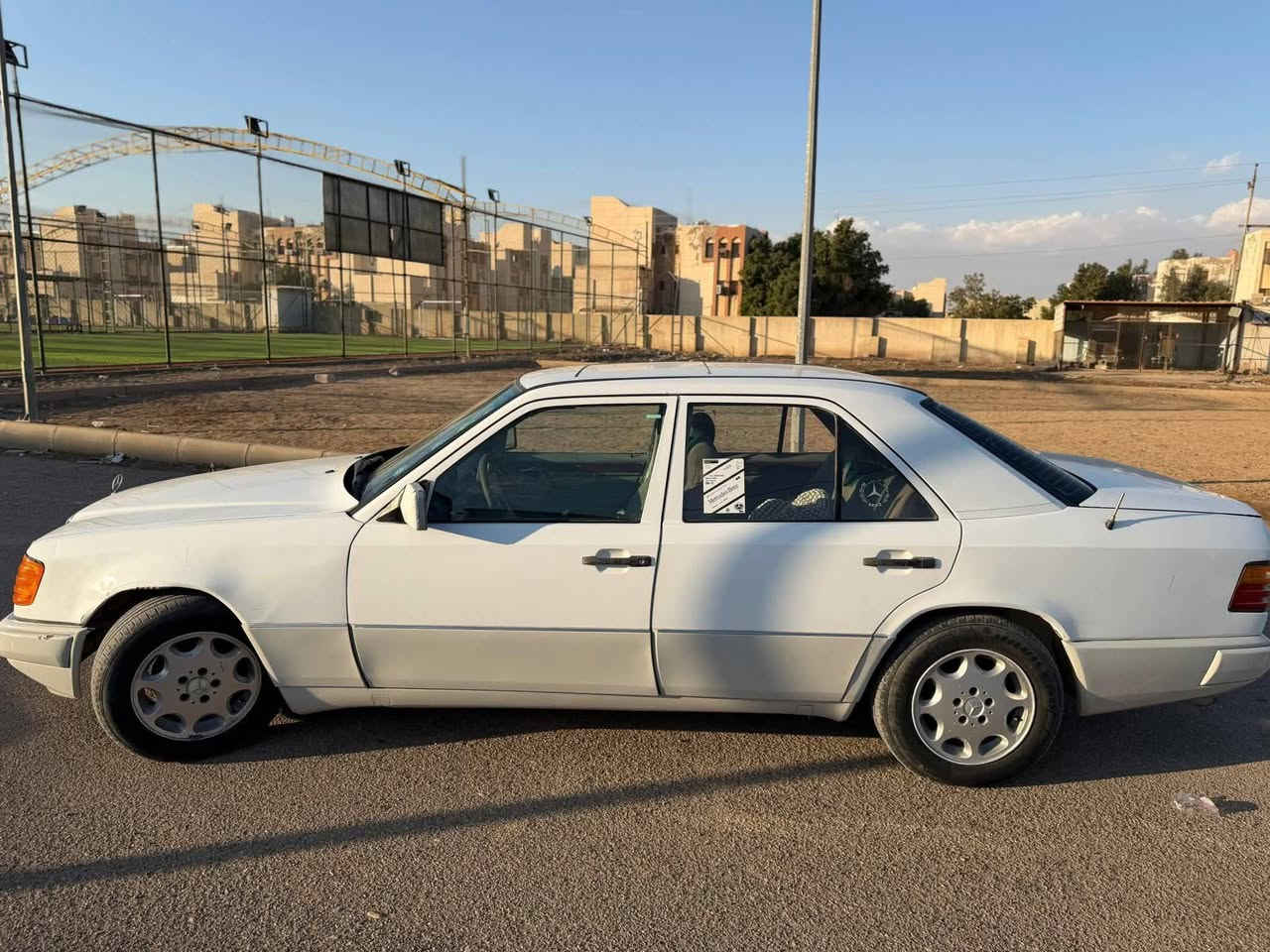 مرسيدس دب موديل 1986 محدث 1993
محور بطه 2500 ديلكو سياره كامله مابيها اي نقص سلف ديلكو باتري كله جديد 
تبريد منظومه كامله كمبريسر فان فريز كله جديد ع ايدي. سويتهن
حداديه جديده 
مكينه مكفوله 
غرفه جديده قبل فتره شديتها ومغلفها حتى لاتدمر 
ادامه كل 6 اشهر انسه الحماوه بالصيف وتبريد والحماوه طبيعي 
سياره مال جناي
رقم اربيل شرط الوكاله او التحويل 
السياره صار عندي سنه وشهرين ماخليت شي مابدلته شغل درجه اولى 
مكان السيارة العماره 
للاستفسار ***********
