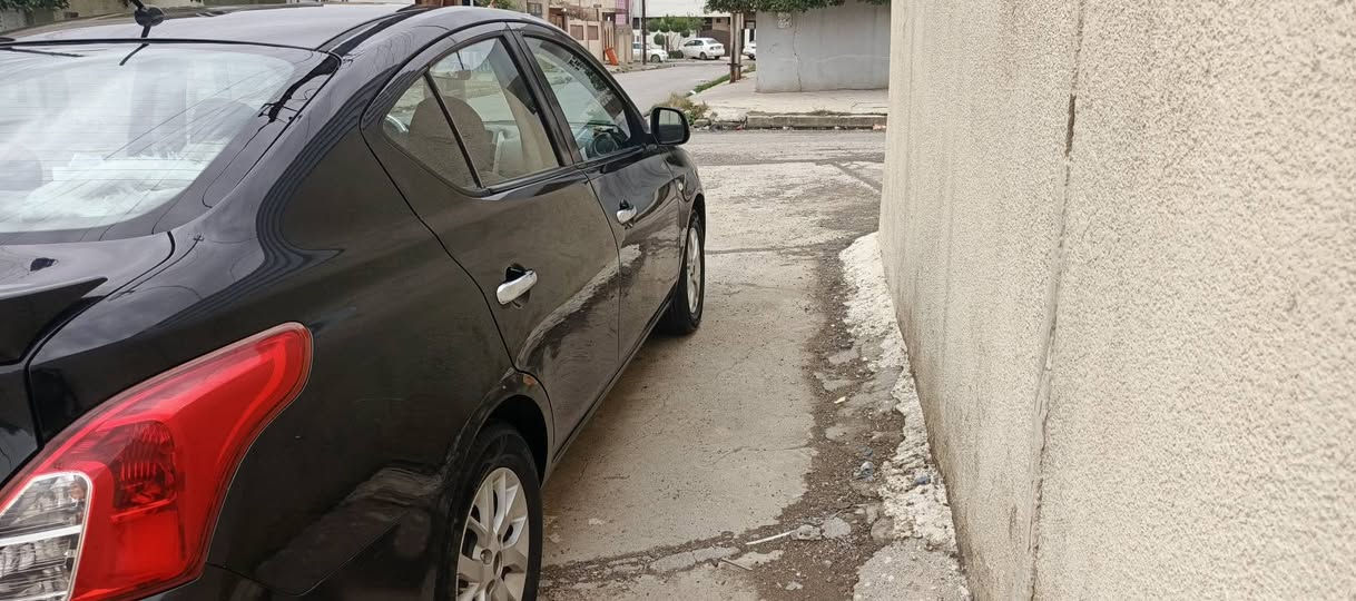 السلام عليكم الحلال للبيع 
‏نيسان صني موديل 2016 وارد خليجي 
‏استيراد خاص اعلى موصفات تجي موصفات 2024
‏گير ومحرك شرط گير توماتيك  
‏تبريد 🥶 تدفئة 🔥  
‏تبريد قطعتين 
‏تكية وسطية 
‏حساسات خلفية 
‏نظام abs 
‏شاشة وكامره 
‏جامات 4 كهرب 
‏رقم مسطرة دولي بسمي شرط التحويل فقط 
التواصل *********** بي واتساب 
‏السعر 110 وبيها مجال وكلشي اكو بل سوك تحياتي 🫡
