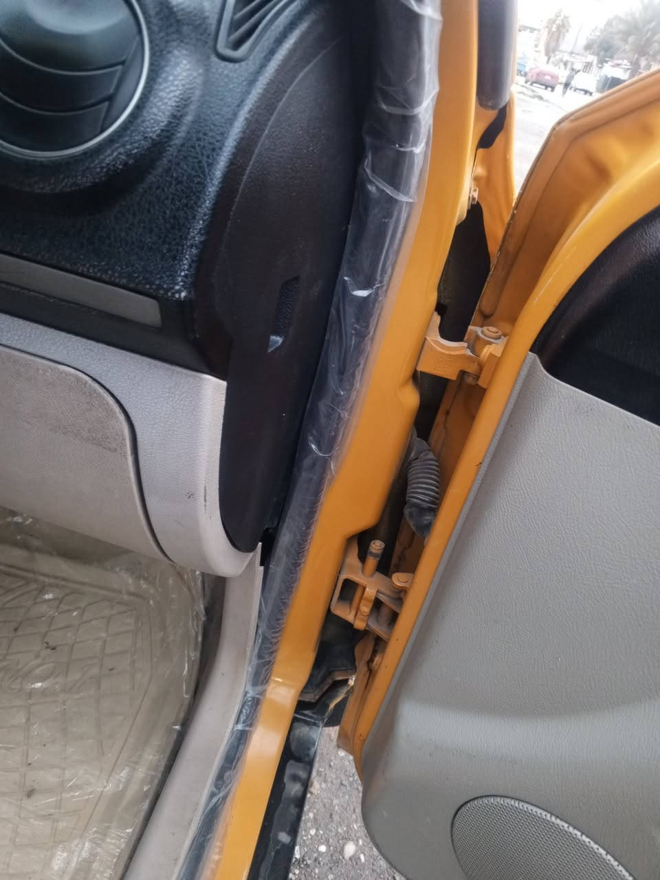 السلام عليكم ،سياره سيكي 2013 هيئه وغرامه صفر مكينه واكيراه شراط وكاربون بيها شرط التحويل للاستفسار على رقم السعر 45 
***********
***********
