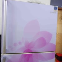 عندي ثلاجة مستخدمه بس استخدامه على نظافة حجمه 24السعره 450 والله نظيفه...