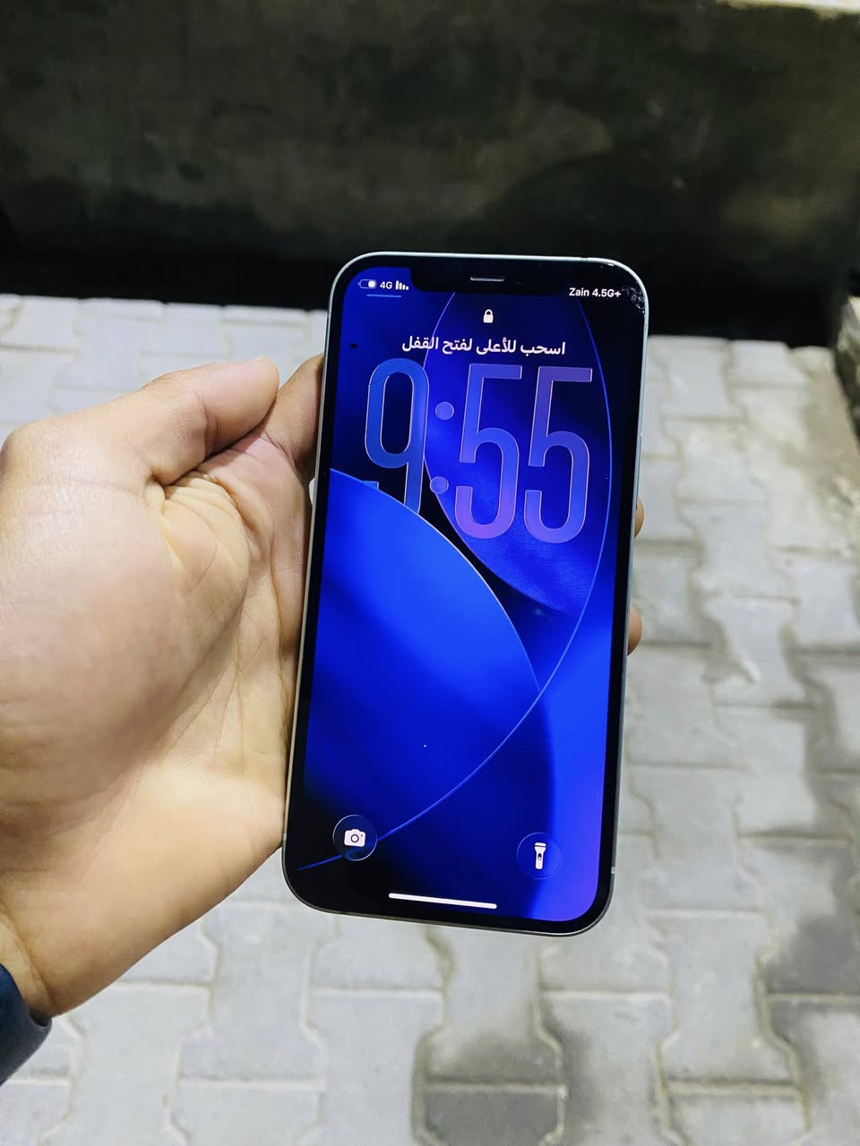 للبيع آيفون 12 عادي
بطارية 100 مبدله ، الشاشة بيه نقطة سودة كلش صغيرة ما تبين وفطر خفيف ما مأثر، الجهاز شغال 100%.
السعر مناسب � 
الاستفسار الاتصال على الرقم 
/***********
