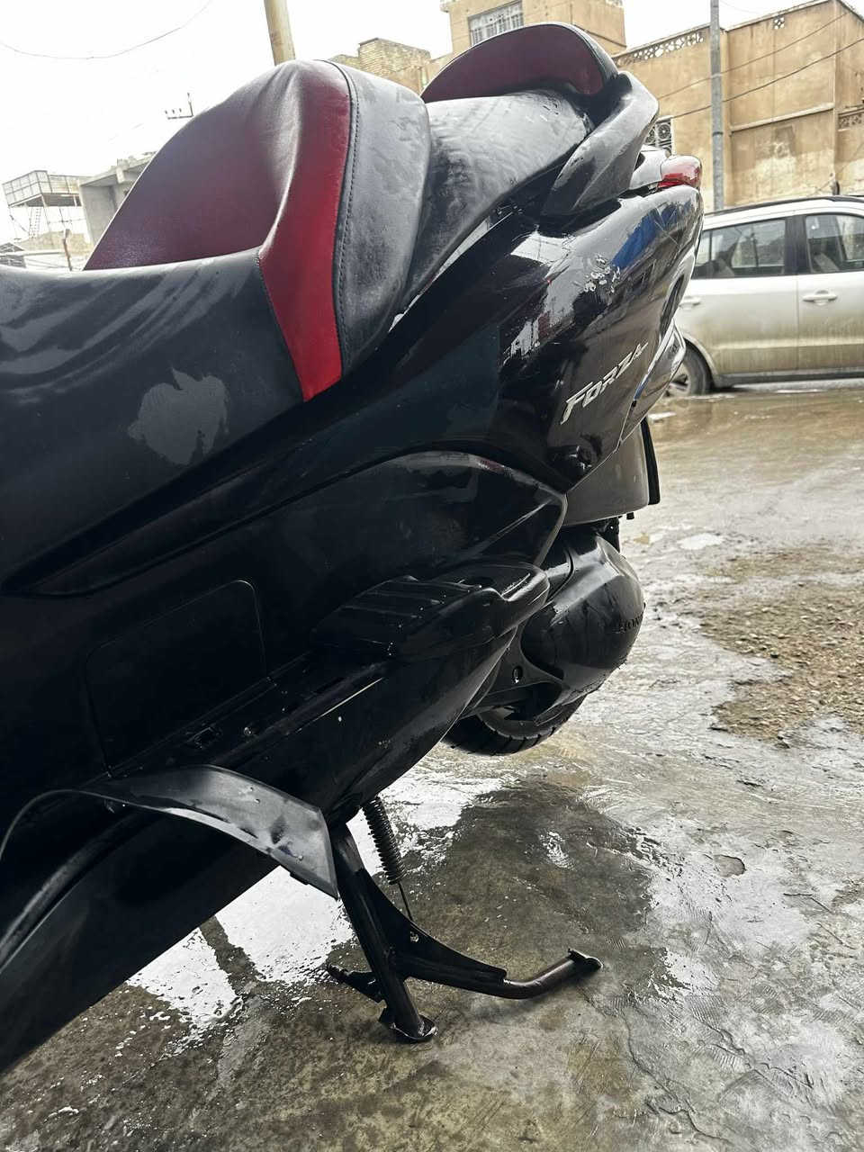 السلام عليكم 
فورزه 08 
دراجه ناعمه وححلوه 
بيها شخوط خفيفه 
دراجه شلعه ومعدل فول نعومه 
رون واحد ونص ثابت 
دراجه مال جناي لعلم دراجه ماشيه ٩٨ 
سعر ٩٥٠ وبيها مجال للشراي 
مكاني ديالى بعقوبه شراي اتصل ***********
