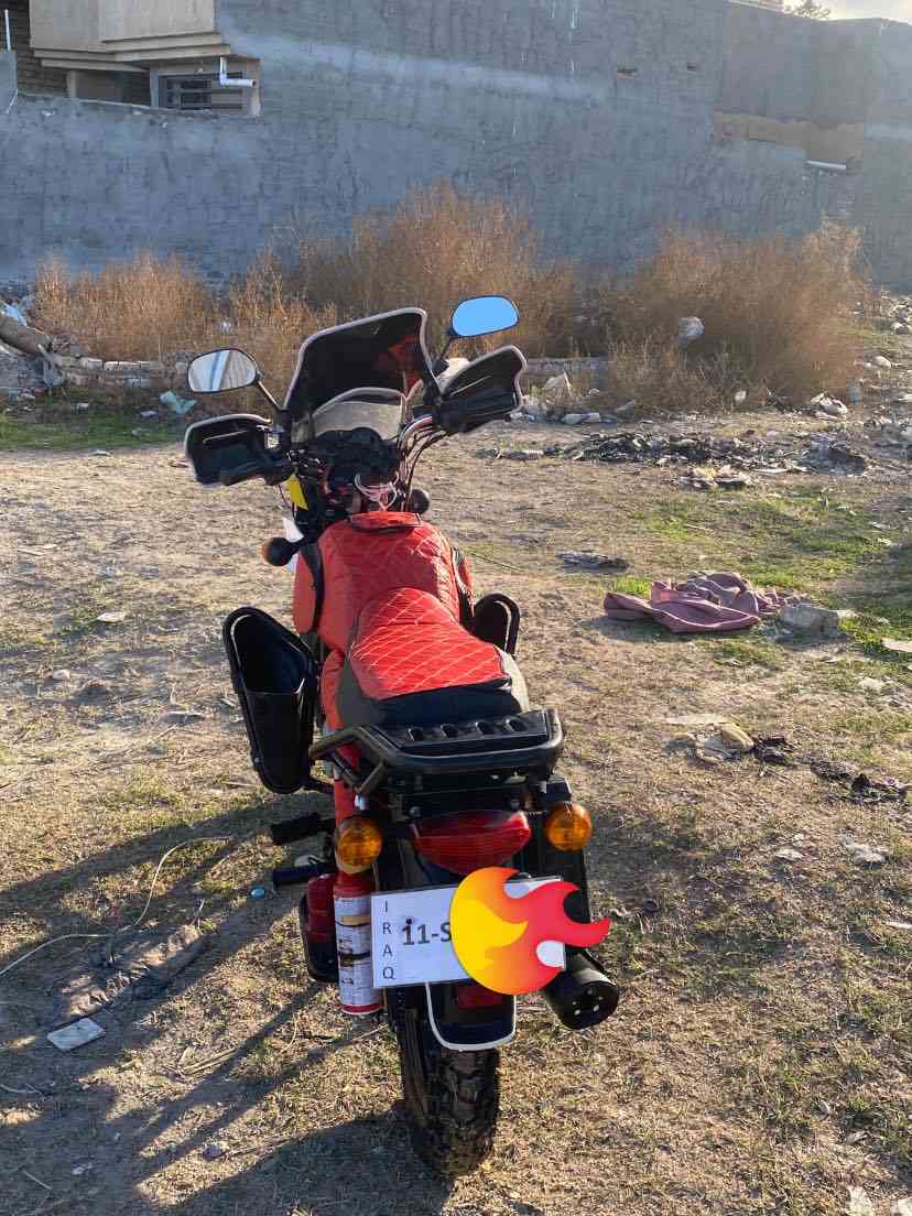 سلام عليكم للبيع بوكسر مرقم تحويل ثاني يوم موديل 2023 جبلي دراجه جديده وخير من الله زوج تايرات جبلي بيهة سعر الدراجه مليونين قفل والمو شراي لا يتصل ***********
