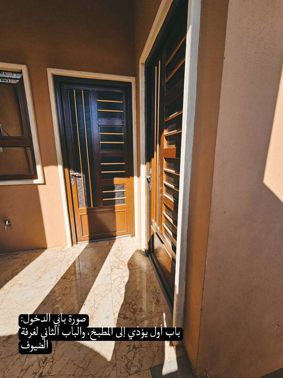 إعلان شقة للإيجار — الطابق الثاني
الموقع: حي الشرطة، خلف مطعم كودو كودو
النوع: شقة طابق ثاني، مدخل مستقل، سطح خاص
المساحة: 150 م²
التقسيم:
غرفة نوم رئيسية (سويت)
غرفة نوم ثانية
هول واستقبال
مطبخ حار وبارد
ملاحظات:
الإيجار للعوائل فقط
غير متواجد على فيسبوك
للاستفسار: اتصال أو واتساب فقط
📞 ***********
