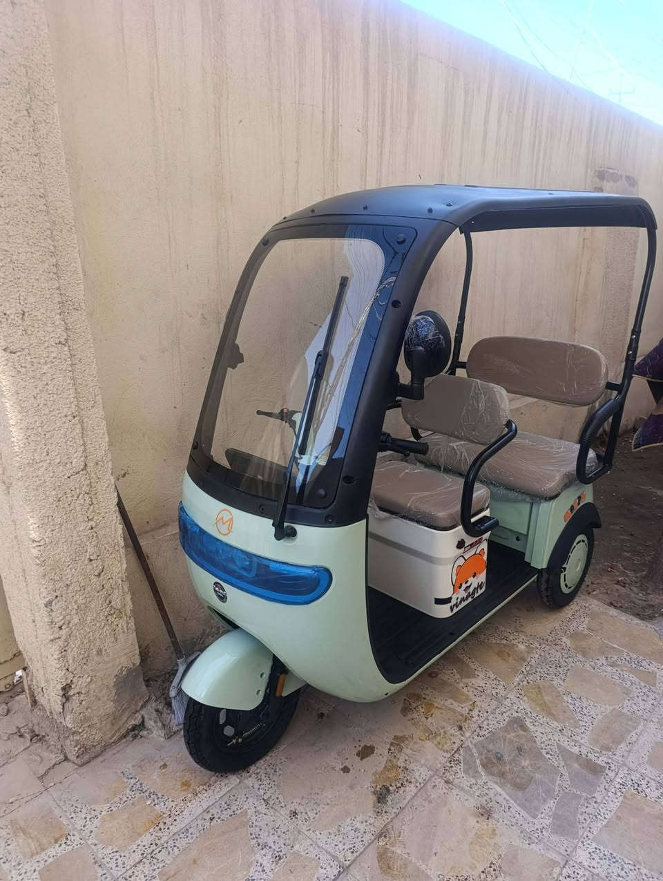 دراجه شحن للبيع ما مستغدمه بعده جديده سعره مليون 400قفل رقم مبيل ***********
