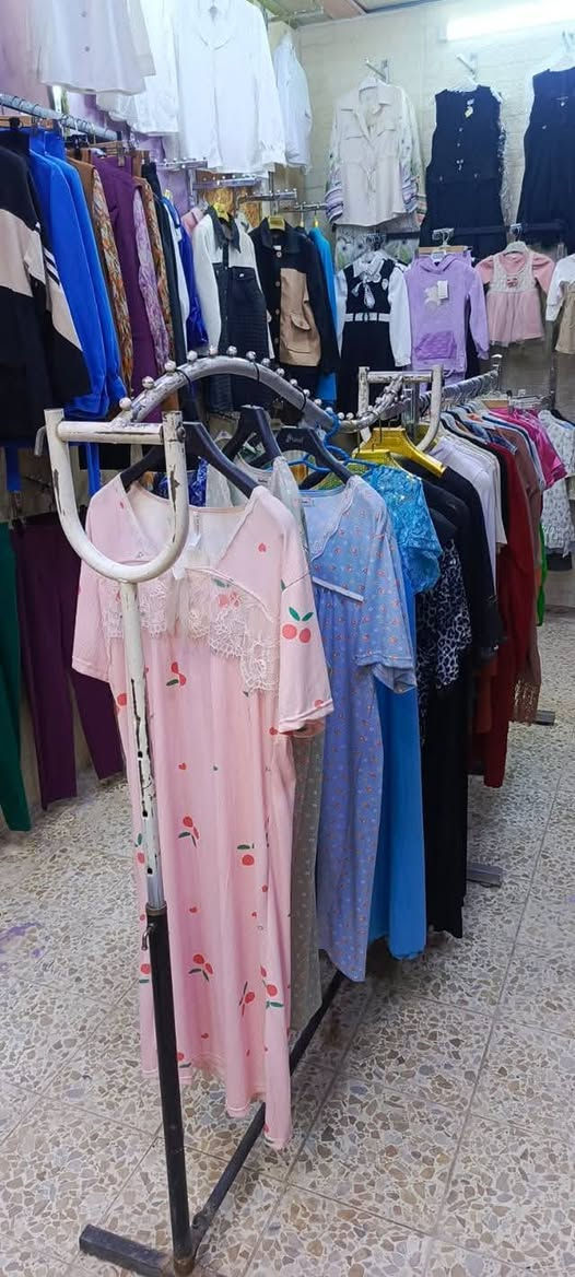 محل للبيع سوك الثوره الشارع الرئيسي 
محل بضاعه خير من الله ومكان يخبل 
سعر مناسب جدا 
***********
