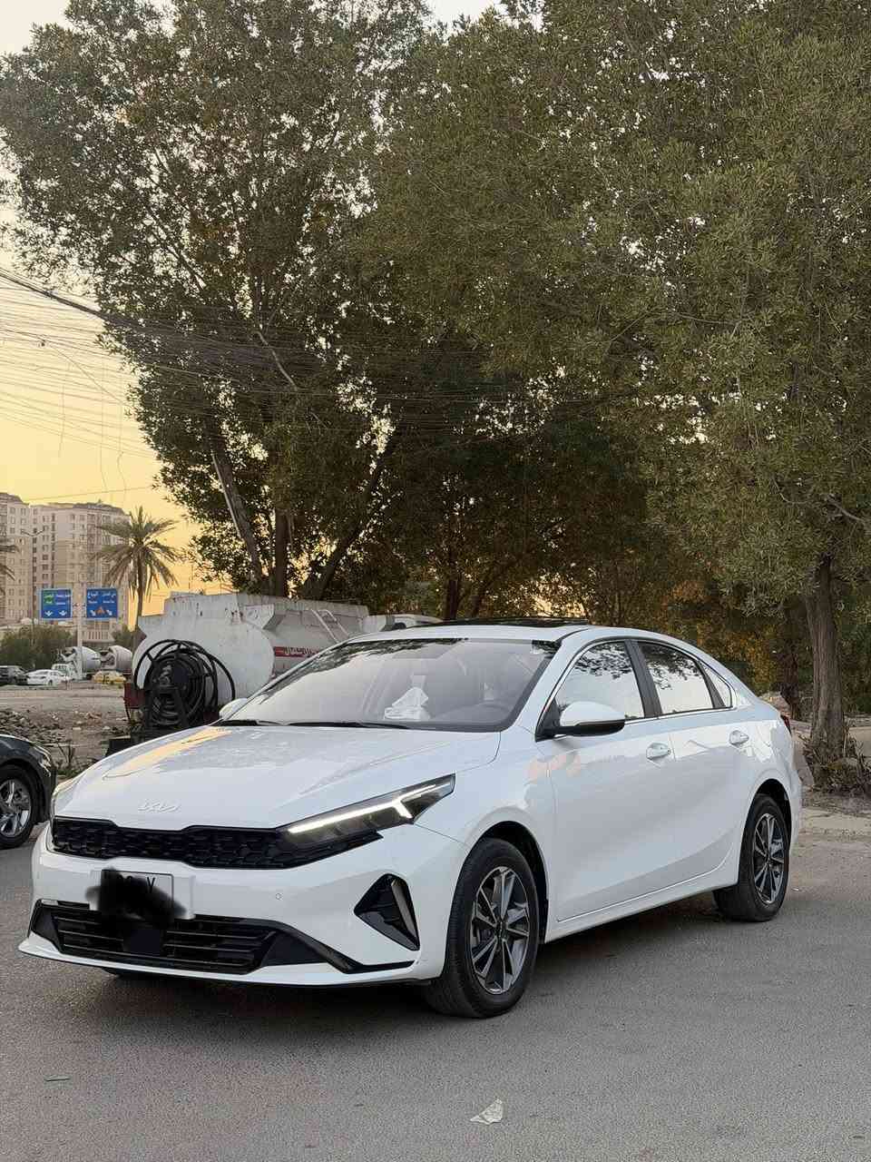 السلام عليكم

كيا سيراتو K3 الشكل الجديد رقم اربيل بسمي موديل 2025

/ سياره كفاله عامه /

/ ماشية 11  الف

المواصفات  : بصمة تشغيل وابواب / سلايد  / كشنات جلد /

شاشة ديجتال / هندبريك دكمة / اوتو هولد / يدات نيكل / تراكشن كنترول كروز سرعة وتحكمات كاملة  / 4 انظمة درايف مود / لايتات ليد ✅ / اشارات بالمراية  / ويل كب كروم / تبريد لمس / شاشة كبيرة / 4 دسكات. 

مكاني بغداد حي العامل 

للحجز والاستفسار :- ***********
