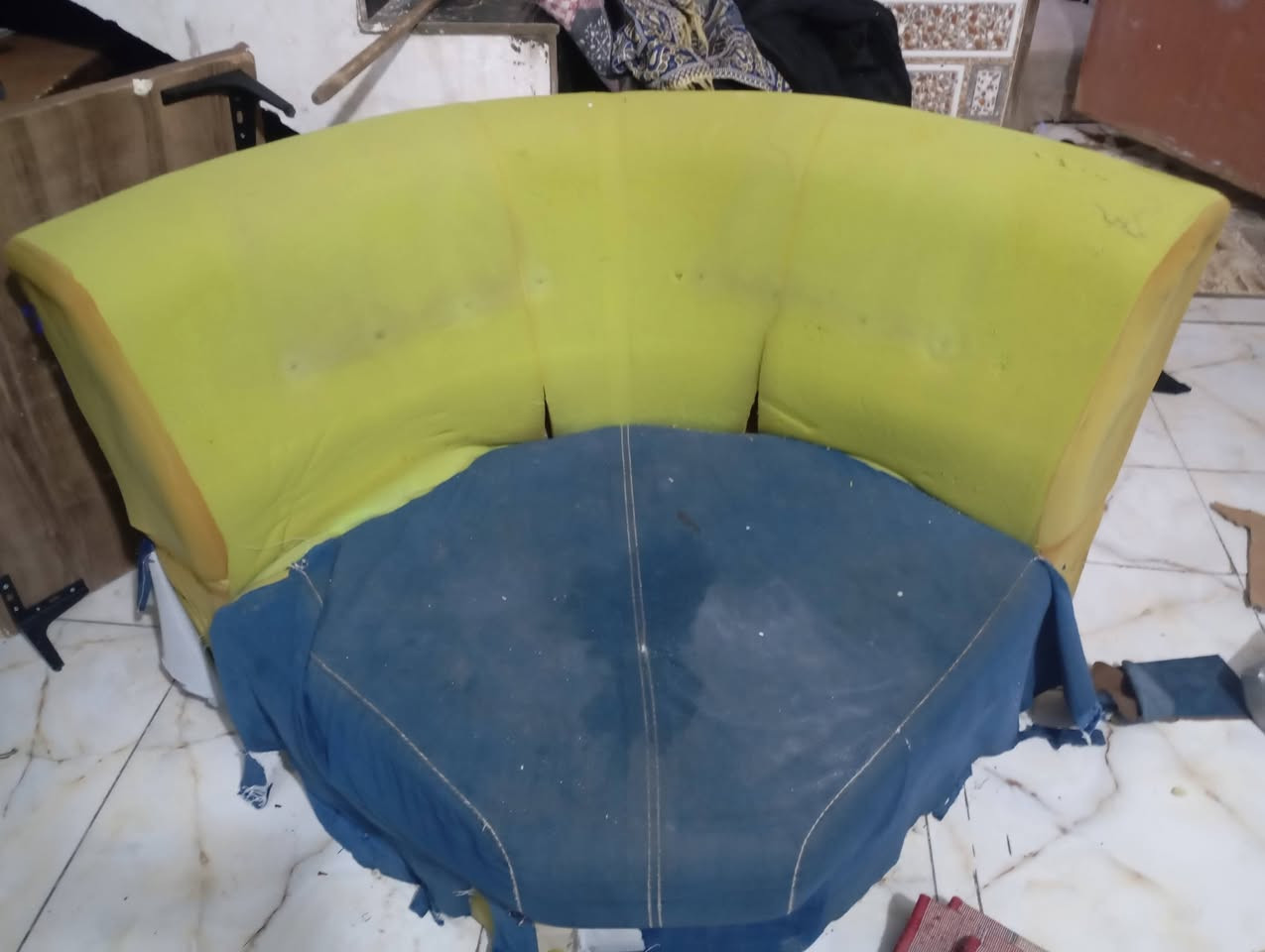 دوشمه ديوان بانواعه وأنواع الأقمشة التركية الرجعه الك احسن من قبل العنوان الرئاسه واتساب ***********
