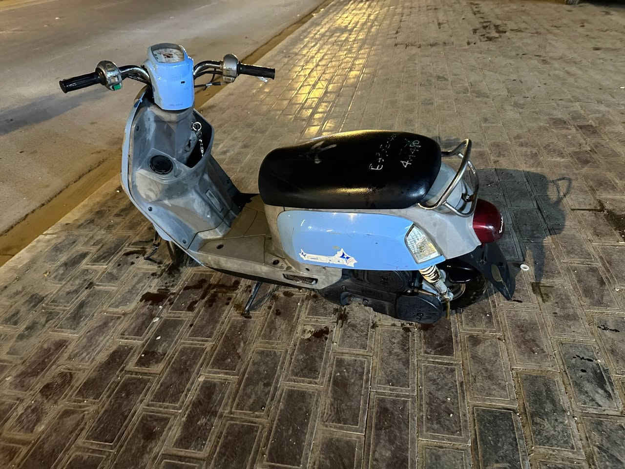 السلام عليكم ورحمة الله وبركاتة
دراجه للبيع ماكس بوليس 

نضافه شوفت عينك 

السعر ٩٠٠ وبيه مجال 

الرقم  ***********
