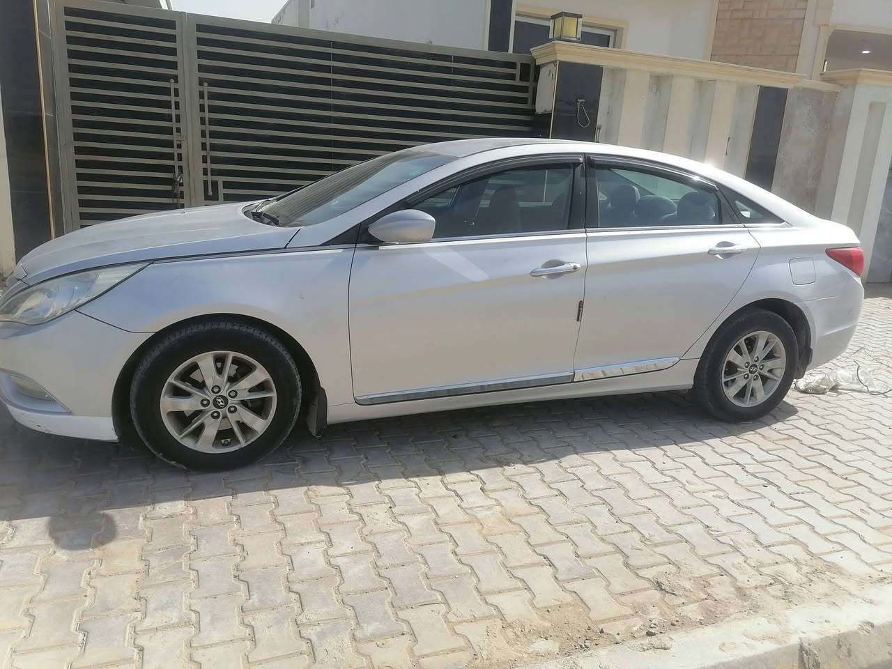 السلام عليكم سوناتا موديل ١١ امريكي صبغ حزام ضربه فقط جاملغ خلفي رقم انبار مكاني الفلوجه تبريد شغال صدر جديد  ترهم نص بنص السياره سعره بالنقدي  ٩٢ وبيه مجال للاتصال ***********
