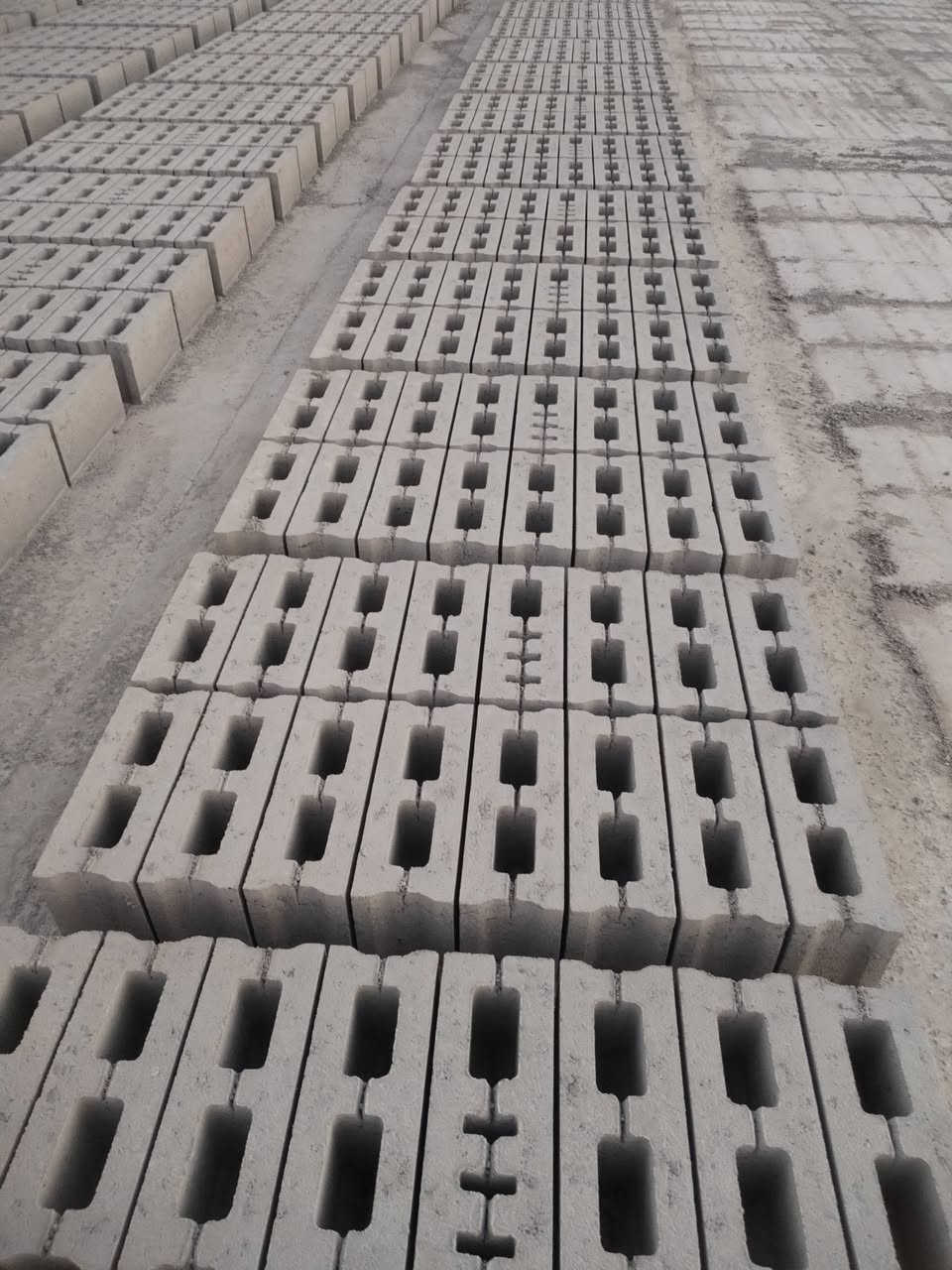 يتوفر لدينا بلوك « صلد و مجوف » درجه اولى معامل كوكجلي الموصل
يتوفر لدينا كرين لنقل البلوك +   يتوفر لدينا حصو رمل كنهش
الاستفسار الاتصال على الارقام
 ***********
***********
