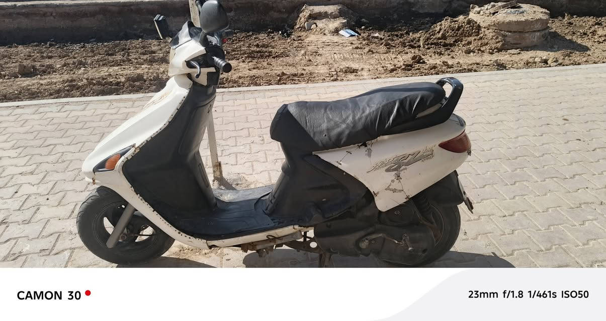 فراشه فحل للبيع
مكاني: ميسان-العماره-قادسيه

كهربائيات شغاله كلشي فقط سلفها لازم تسوي راجز  
دراجه مشروكه وتمشي بيها 110 طبيعي 

سعرها 300 وبيها مجال للطيبين
تواصل: ***********
