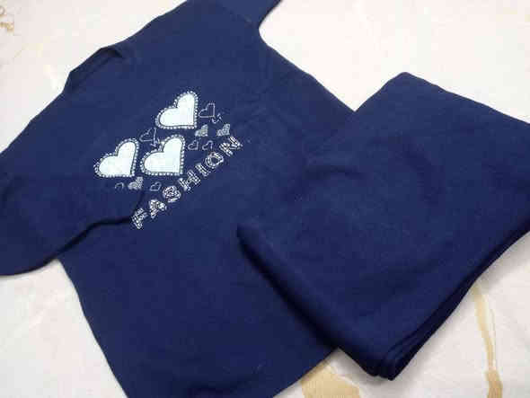 سوت نسائي 
سعر 15
يوجد توصيل 
تواصل #رقم واتساب  ***********
