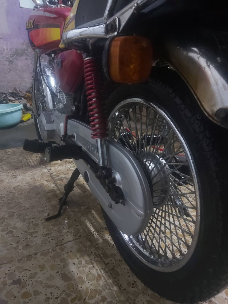 السلام عليكم
ايراني ٤ كير سولنك غطاس!  موديل 2022( اوراق اصولي)
مبدل فقط بستم اصلي و شغل درجة اولى.
و تبديلة دهن يورال الهولندي كل اسبوعين.
كلجات و ملف و فراك كلج و دشلي محرك كلهن جدد و شرط اصليات.
نضافة داخلية و خارجية فول كدامك صور. 
مال دلفري شغل واطلع كلشي بيهة جاهز.
دراجه عمر مابيهة اي نقص.
شغلات الجدد ، بنزات خلفية ، زنجيل ، جاملغ امامي ، بلك ، سويج ، قمجيات كامله ، ستاند موبايل ، صندوك اصلي ، صينيه زنجيل ، جوب امامي و خلفي ، تاير خلفي ، دشلي خلفي ، ربلات حديد..
مابيهة اي نقص عدا باتري كاعد و بوربرن صدر فقطط.
السعر : 400 الف قفل.
رقم اتصال او واتساب : ***********.
مكاني بغداد العبيدي شارع جامع.
