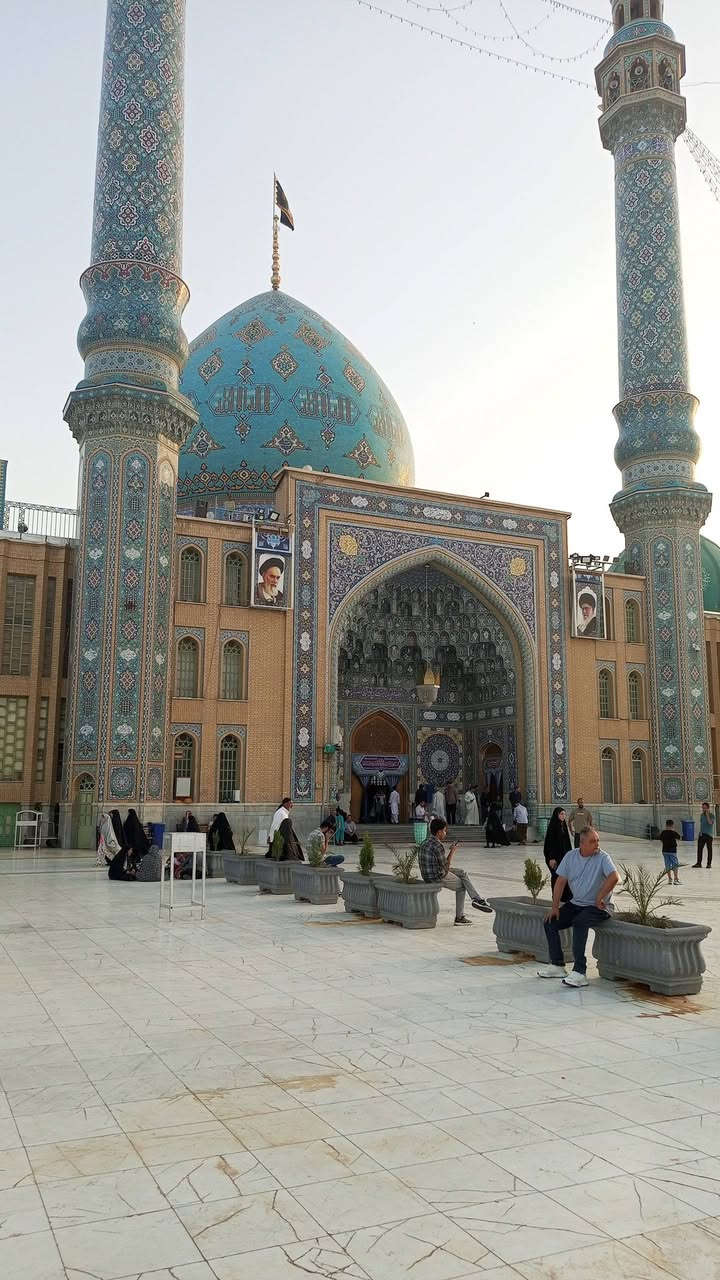 اللهم صل على محمد وال بيت محمد الطيبين الطاهرين 
 على بركة الله تعالى وبه نستعين 
بدأنا باستلام جوازات 
للسفر الى مشهد المقدسه 
الى زيارة انيس النفوس وشمس الشموس الامام الضامن علي بن موسى الرضا عليه السلام 
 برنامج رمضان المبارك
مدة الرحله 15 يوم 
 فقط مشهد 
 مع وجبة سحور فقط 
انطلاق يوم 5 من شهر رمضان 
 السعر  450 الف دينار فقط 
 شامل المزارات والنقل من الناصريه 
الانطلاق ساعه 1 ظهرآ 
والطيران مرحلتين من مطار عبدان ذهاب  واياب 
 للحجز والاستفسار الاتصال على 
***********
***********
شركة اميرة الشام حملة السيد عامر النوري
 او مراجعة العنوان ناصريه شارع النهر قرب مندي الصابئه
