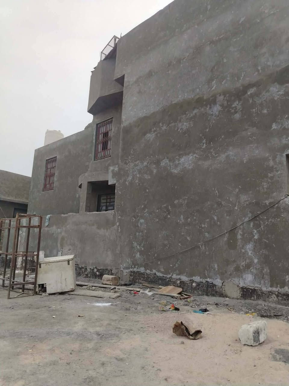 السلام عليكم
بيت للبيع طابو صرف بالتاجيه على شارعين ركن شارع 20 متر واحد 10 متر 3 غرف البيت مساحة 190متر اخوان الله يشهد اني مكلف بالنشر للاستفسار الاتصال على صاحب البيت هذا رقمه *********** مسلم ابو عقيل الحلاوي
