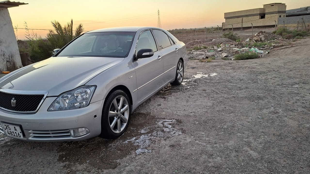 سلام عليكم سياره شاهينه 2003 بسمي رقم نكليزي مداور ثاني يوم سياره مكفوله من ضربه ولكص  السعر 145وبيه مجال الستفسار عن مواصفات السياره هاذ رقمي ***********
